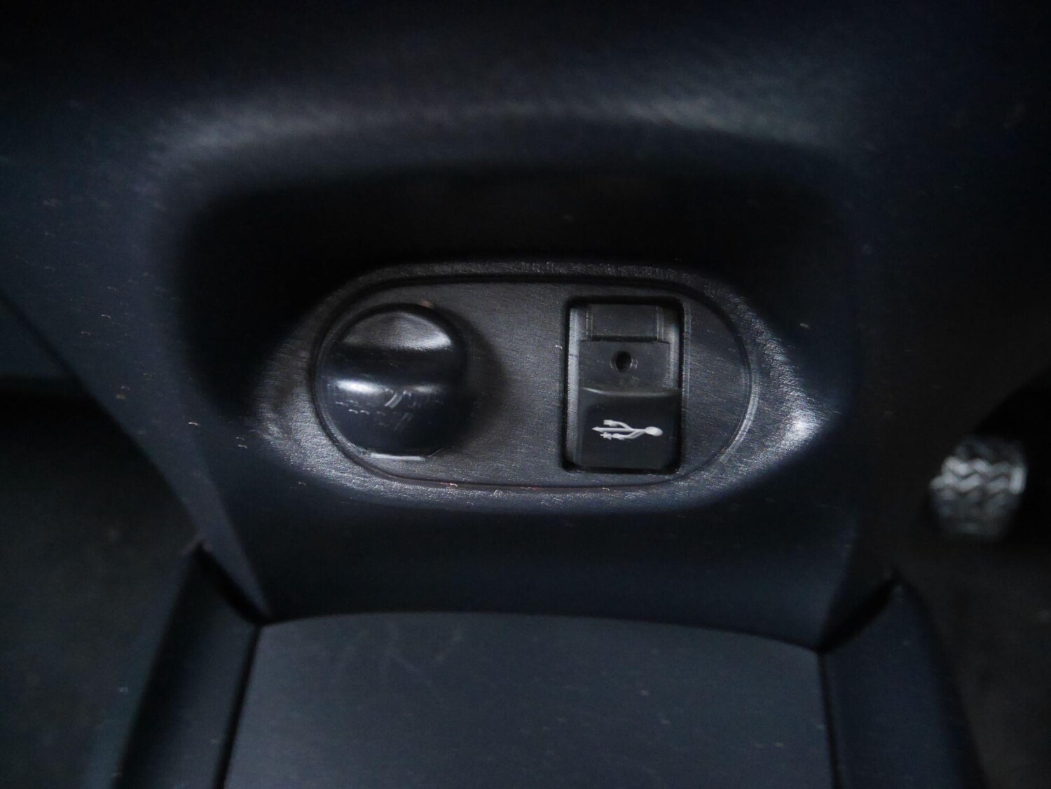 Used Toyota Yaris 2019 for sale - 78103162: Photo 39