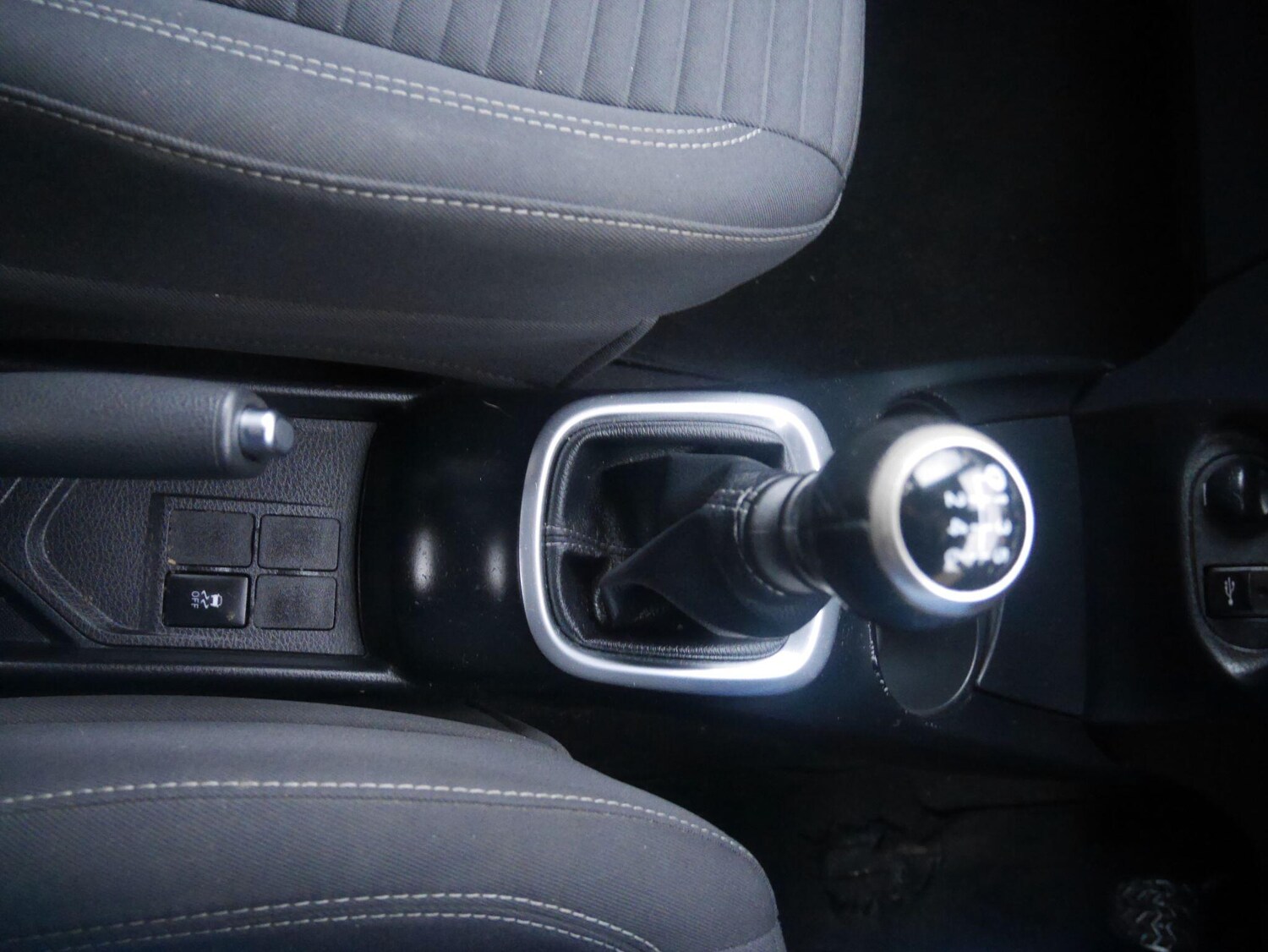 Used Toyota Yaris 2019 for sale - 78103162: Photo 42