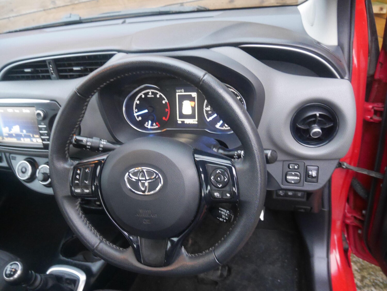 Used Toyota Yaris 2019 for sale - 78103162: Photo 48