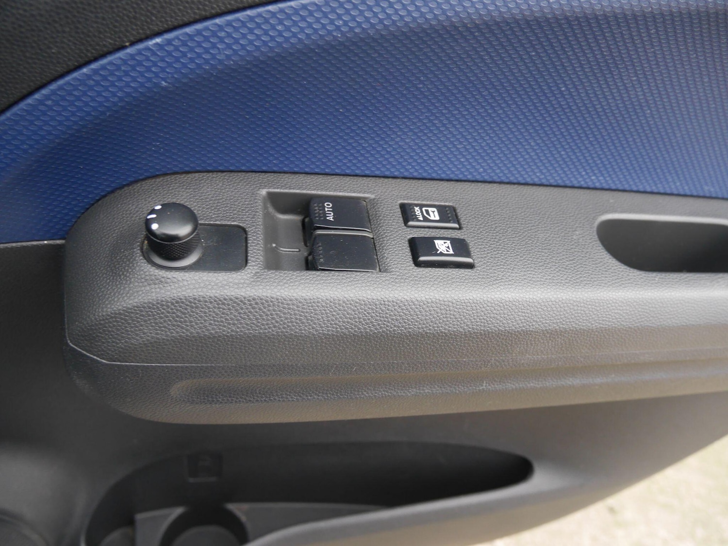 Used Vauxhall Agila 2011 for sale - 78103123: Photo 40