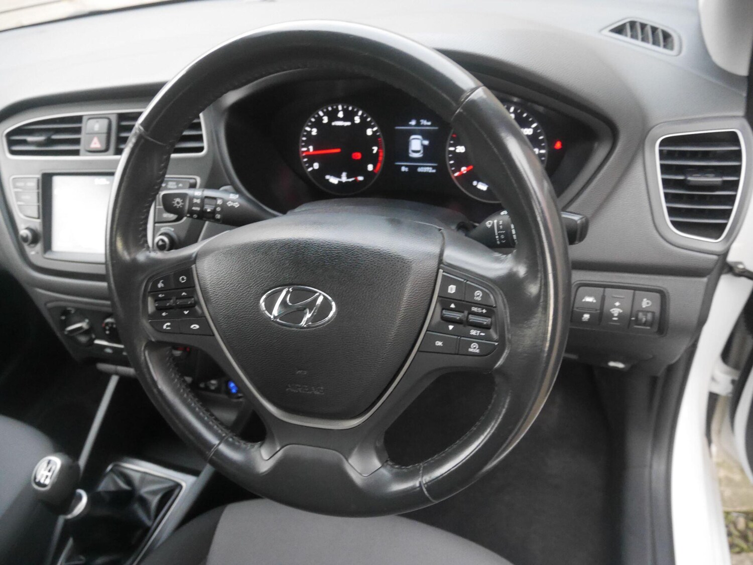 Used Hyundai i20 2019 for sale - 78074452: Photo 48