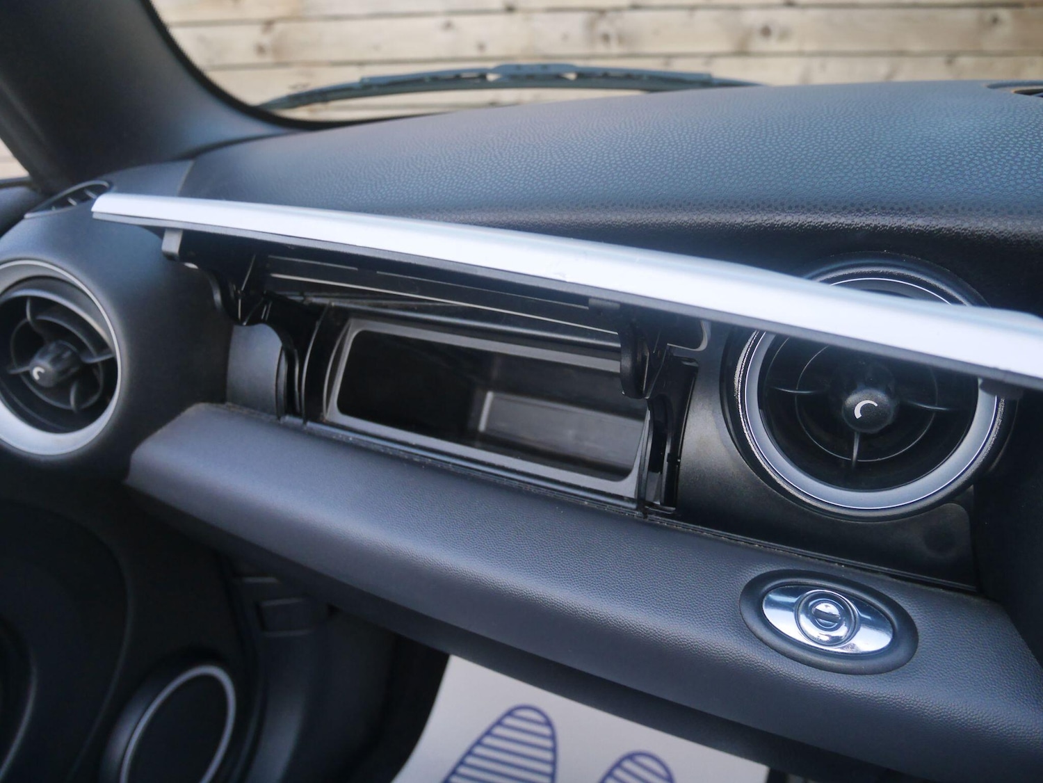 Used MINI Convertible 2010 for sale - 78103101: Photo 39