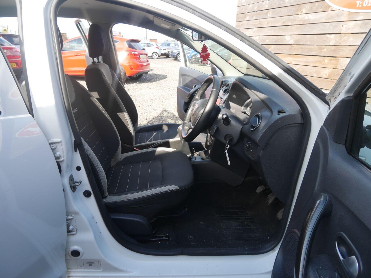 Used Dacia Sandero Stepway 2017 for sale - 78088717: Photo 18