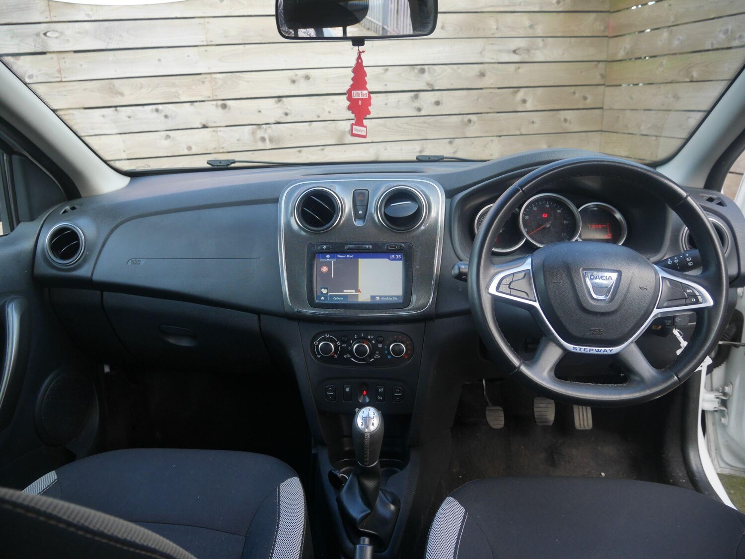 Used Dacia Sandero Stepway 2017 for sale - 78088717: Photo 25