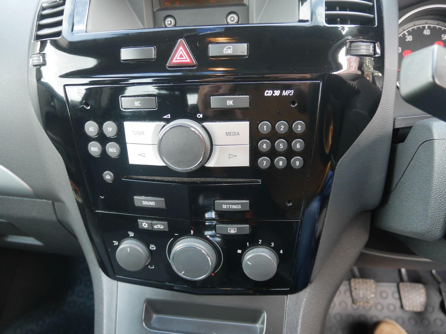 Used Vauxhall Zafira 2013 for sale - 78187127: Photo 34