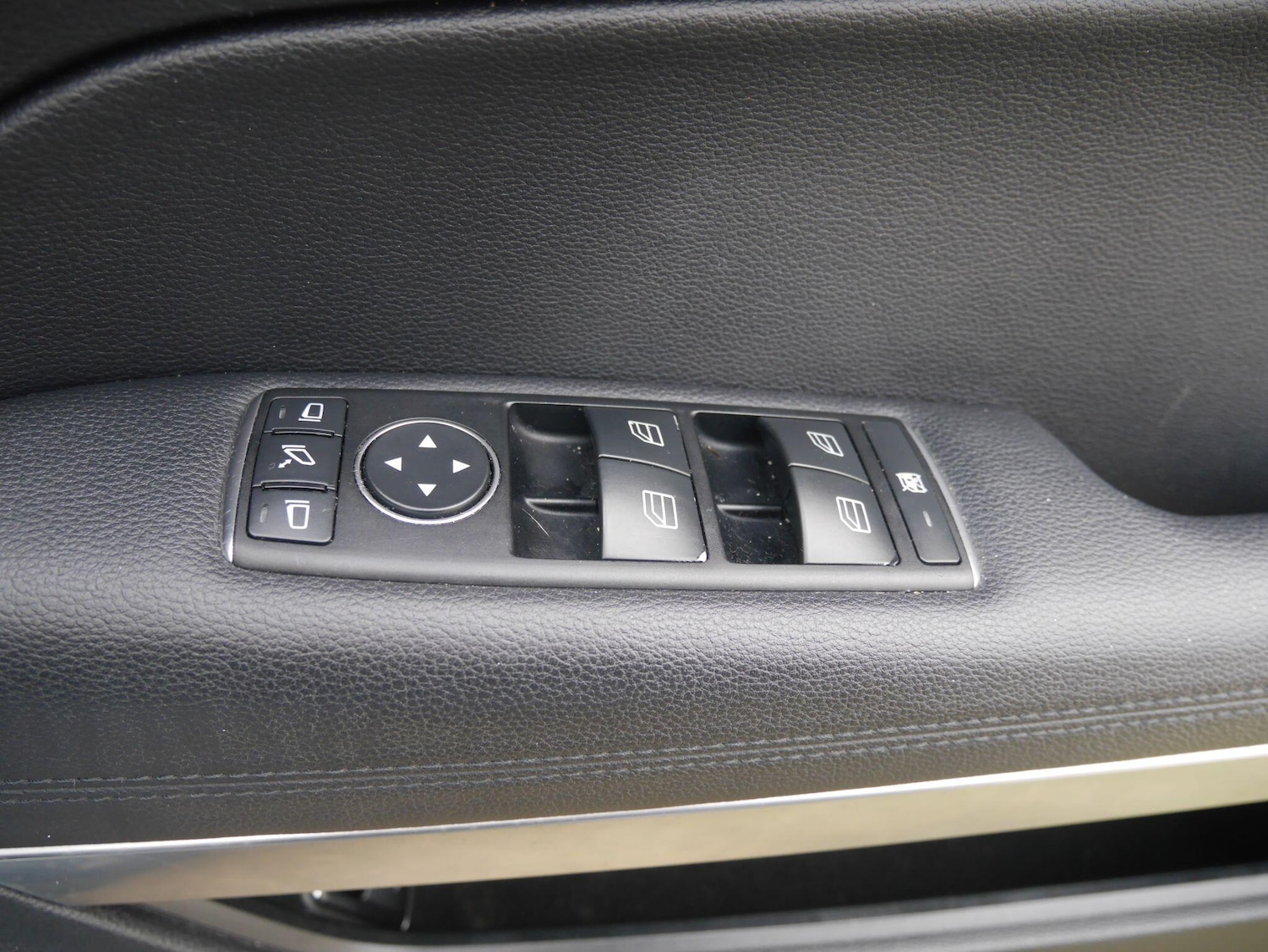 Used Mercedes-Benz E Class 2013 for sale - 78103166: Photo 59