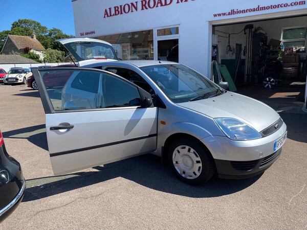 Used Ford Fiesta 2003 for sale - 75138017: Photo 5