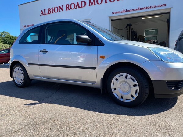 Used Ford Fiesta 2003 for sale - 75138017: Photo 6