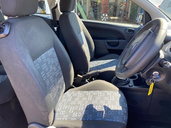 Used Ford Fiesta 2003 for sale - 75138017: Photo 8
