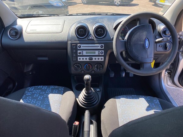 Used Ford Fiesta 2003 for sale - 75138017: Photo 9