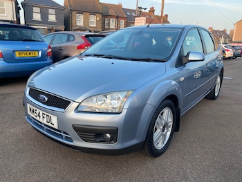 2005 (54) - 1.6 Ghia 5dr [115]