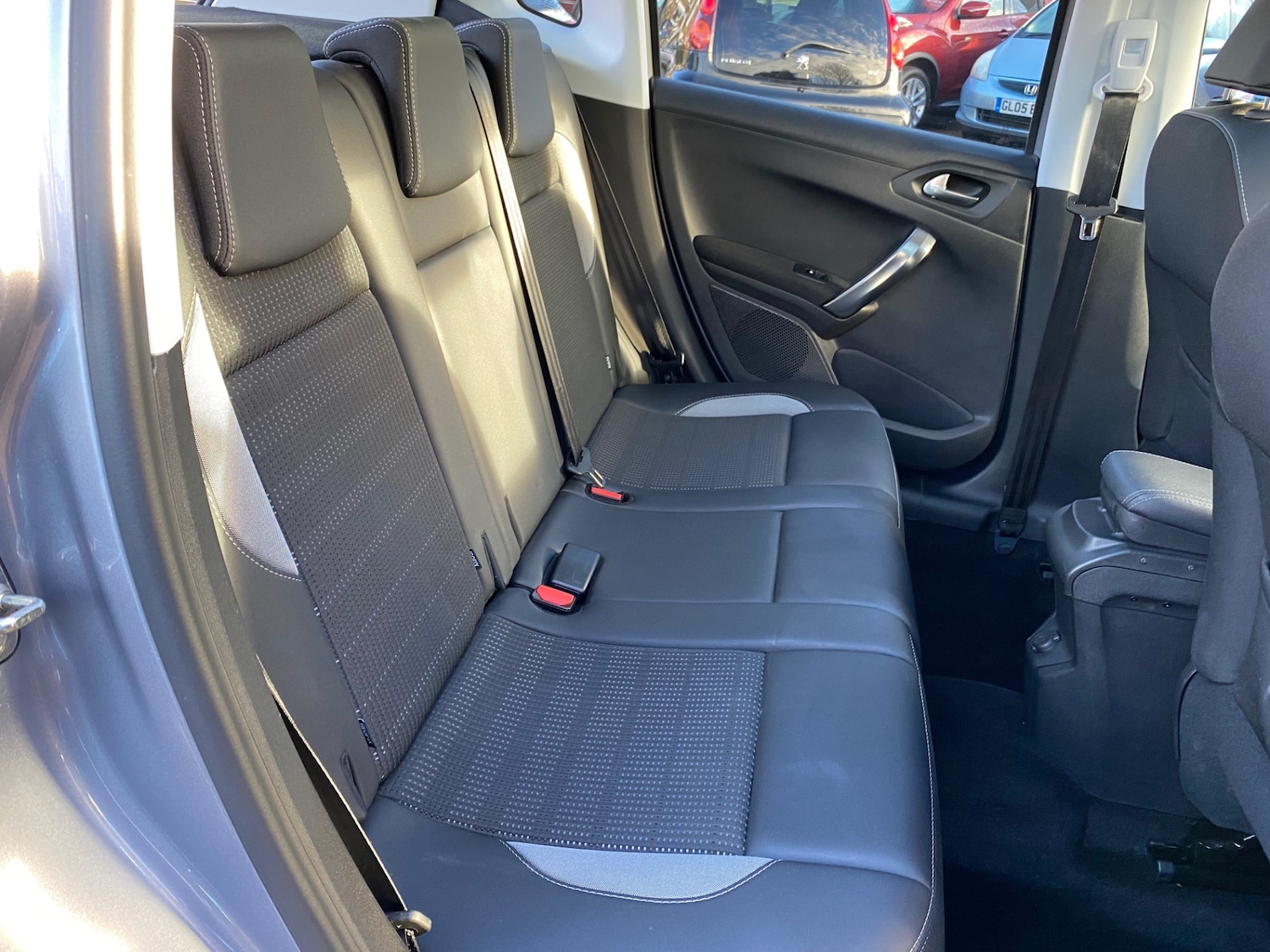 Used Peugeot 2008 2017 for sale - 76655642: Photo 11