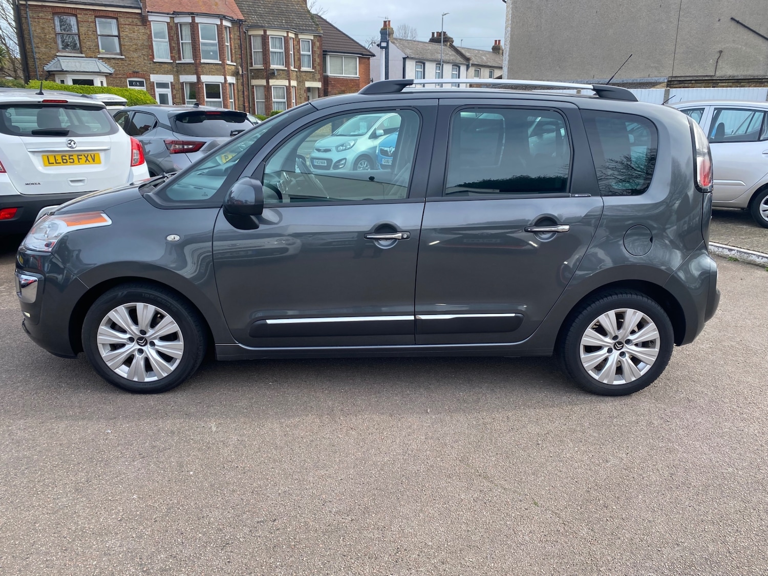 Used Citroen C3 Picasso 2015 for sale - 78085032: Photo 2