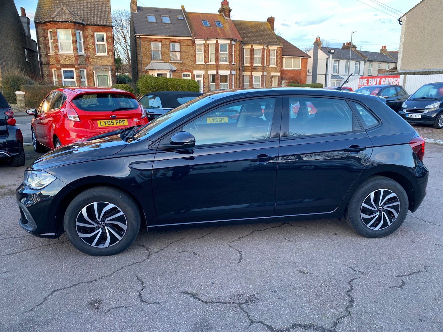 Used Volkswagen Polo 2023 for sale - 77319967: Photo 2