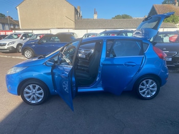 Used Ford Fiesta 2010 for sale - 79547981: Photo