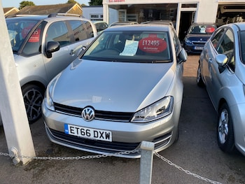 Volkswagen - Golf