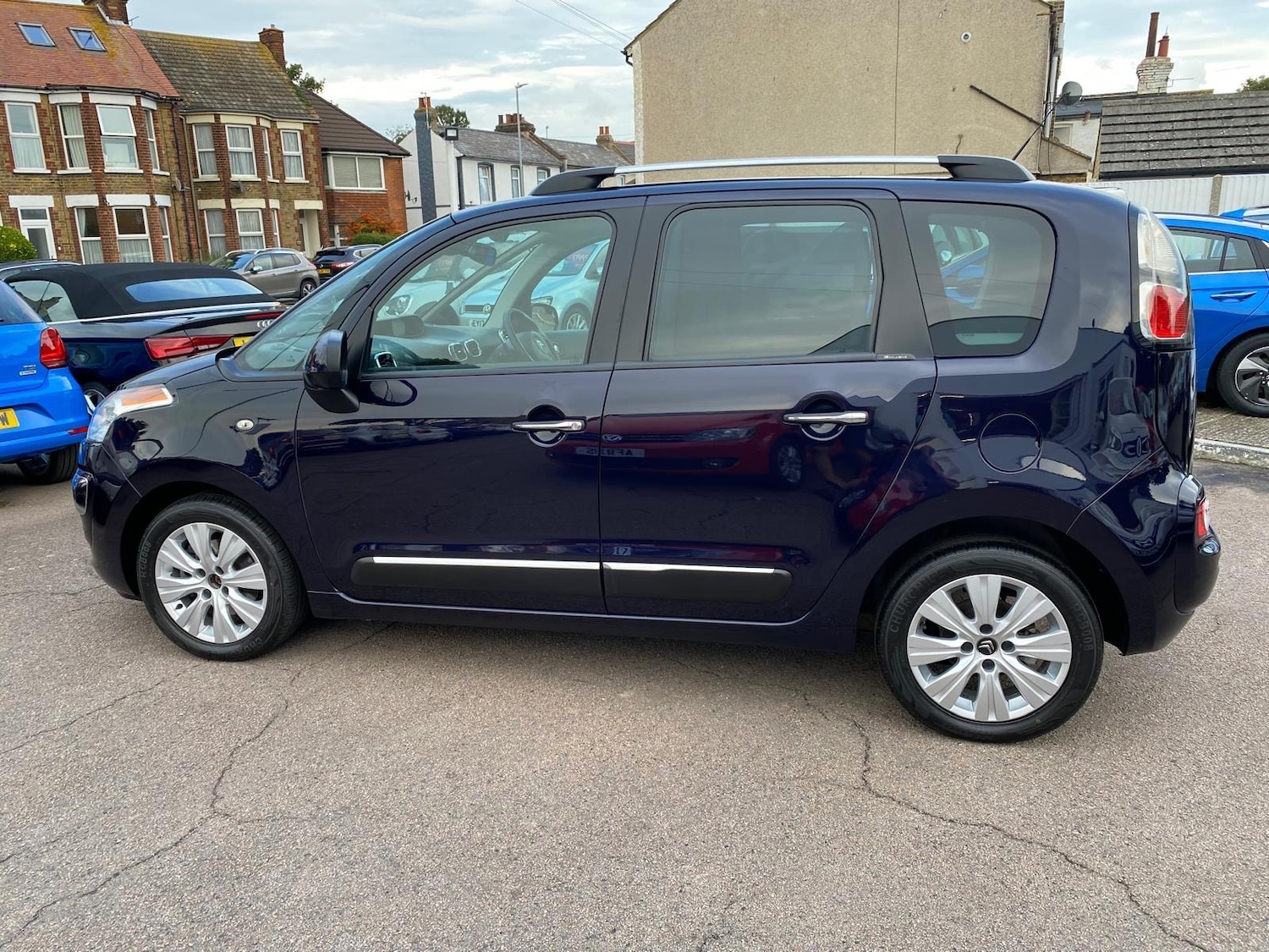 Used Citroen C3 Picasso 2014 for sale - 76030821: Photo 2