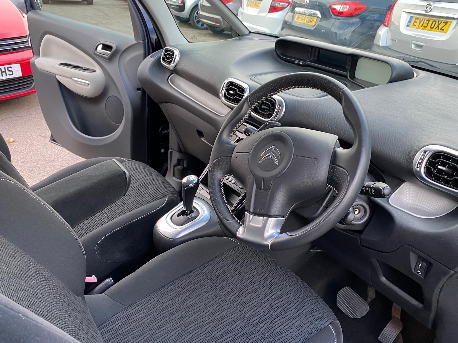 Used Citroen C3 Picasso 2014 for sale - 76030821: Photo 9