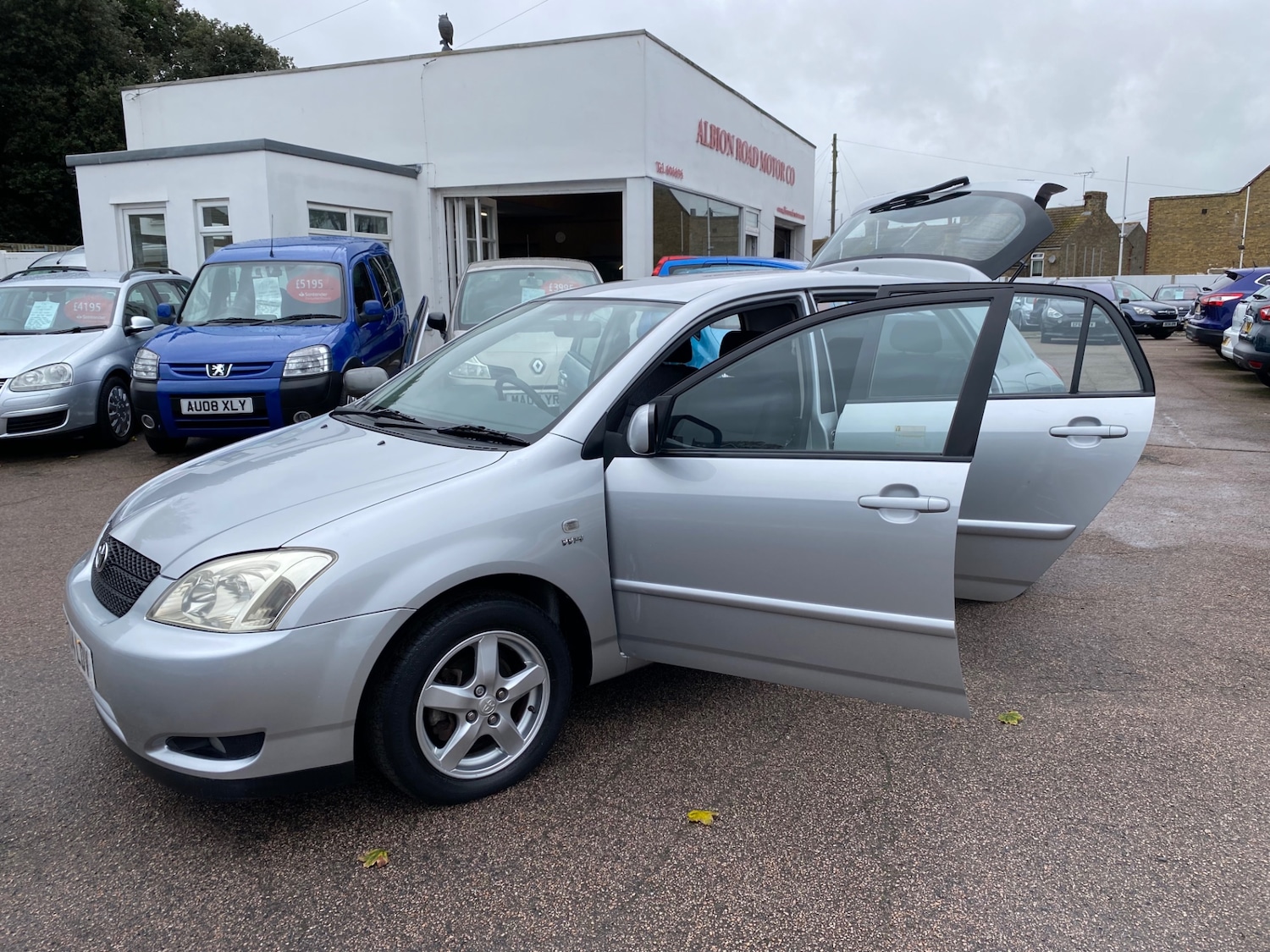 Used Toyota Corolla 2004 for sale - 76533667: Photo 3