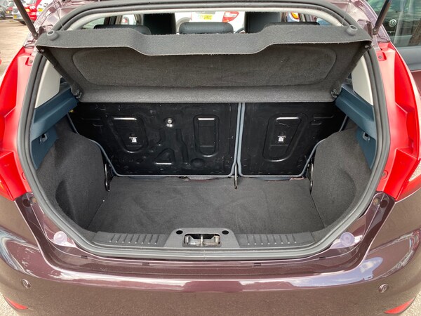 Used Ford Fiesta 2010 for sale - 75695080: Photo 12