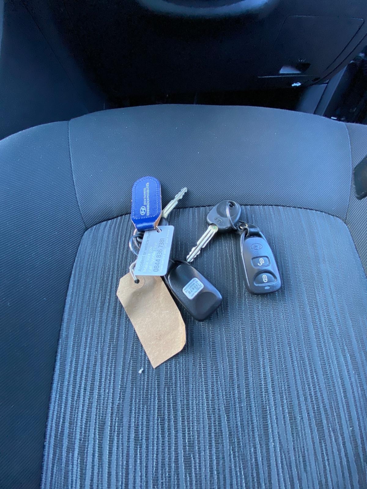 Used Hyundai i10 2012 for sale - 77007729: Photo 21