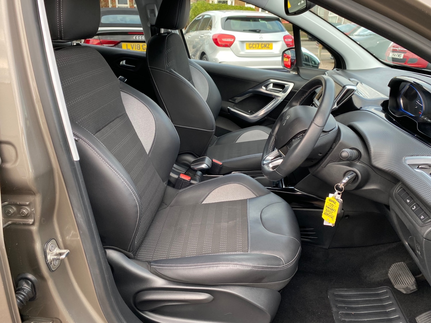 Used Peugeot 2008 2016 for sale - 77065508: Photo 14