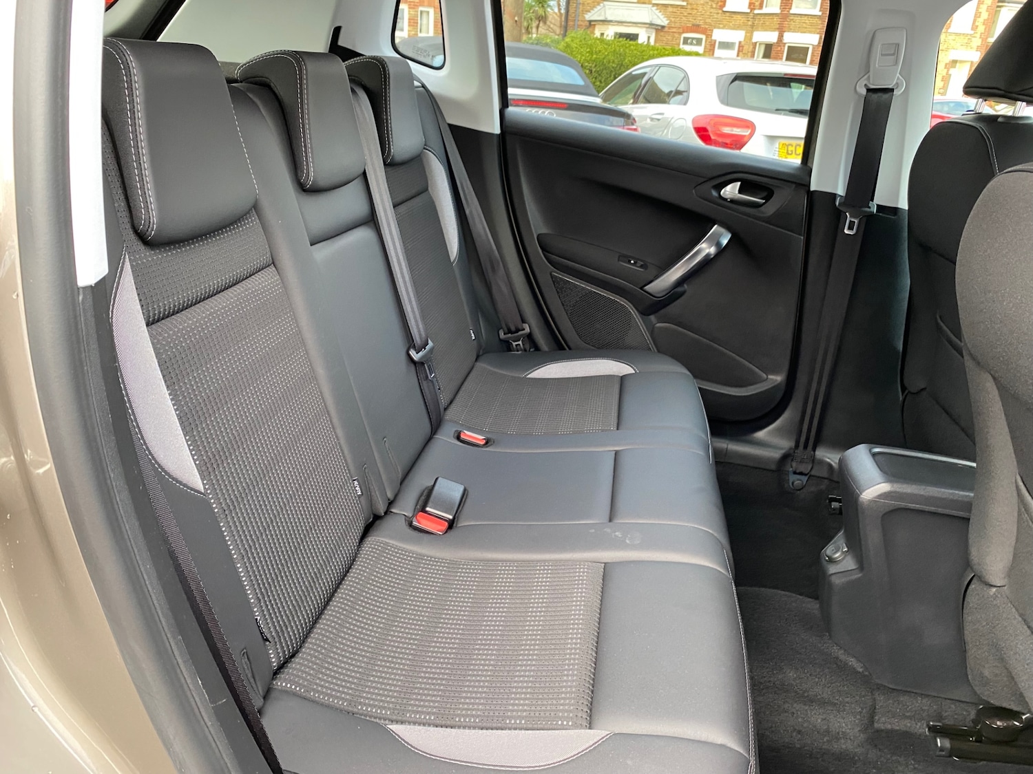 Used Peugeot 2008 2016 for sale - 77065508: Photo 18