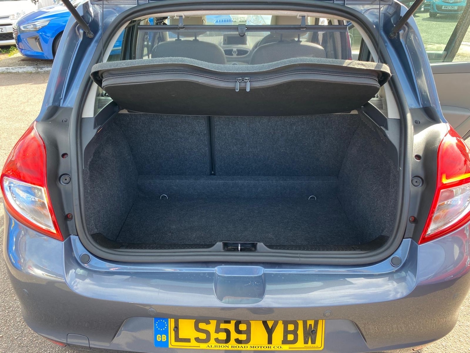 Used Renault Clio 2009 for sale - 76030870: Photo 14