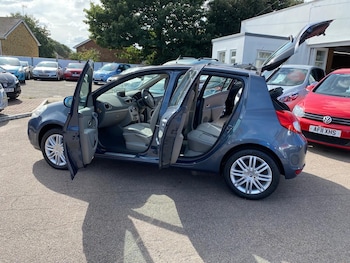 Used Renault Clio 2009 for sale - 76030870: Photo