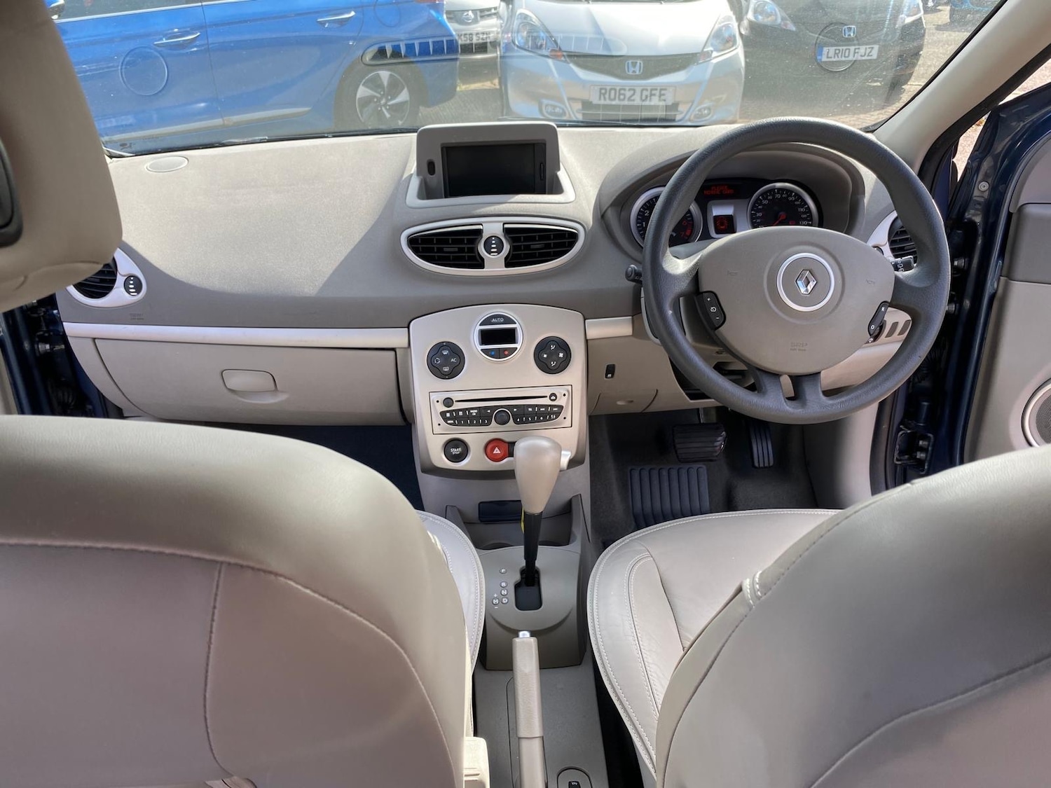 Used Renault Clio 2009 for sale - 76030870: Photo 9