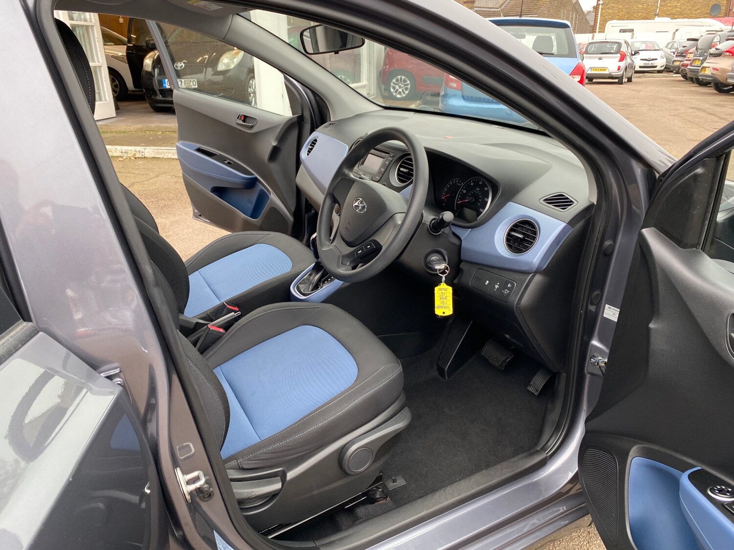 Used Hyundai i10 2014 for sale - 77797833: Photo 11