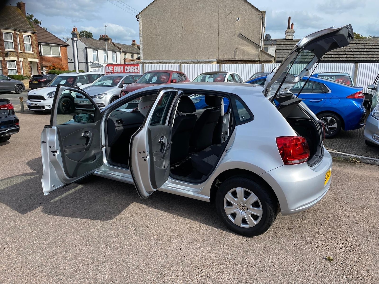 Used Volkswagen Polo 2010 for sale - 76025766: Photo 19