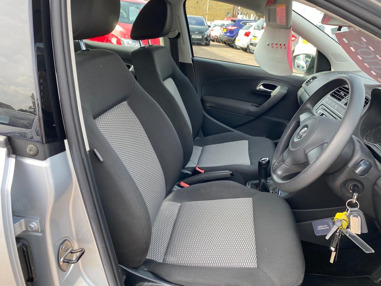 Used Volkswagen Polo 2010 for sale - 76025766: Photo 9