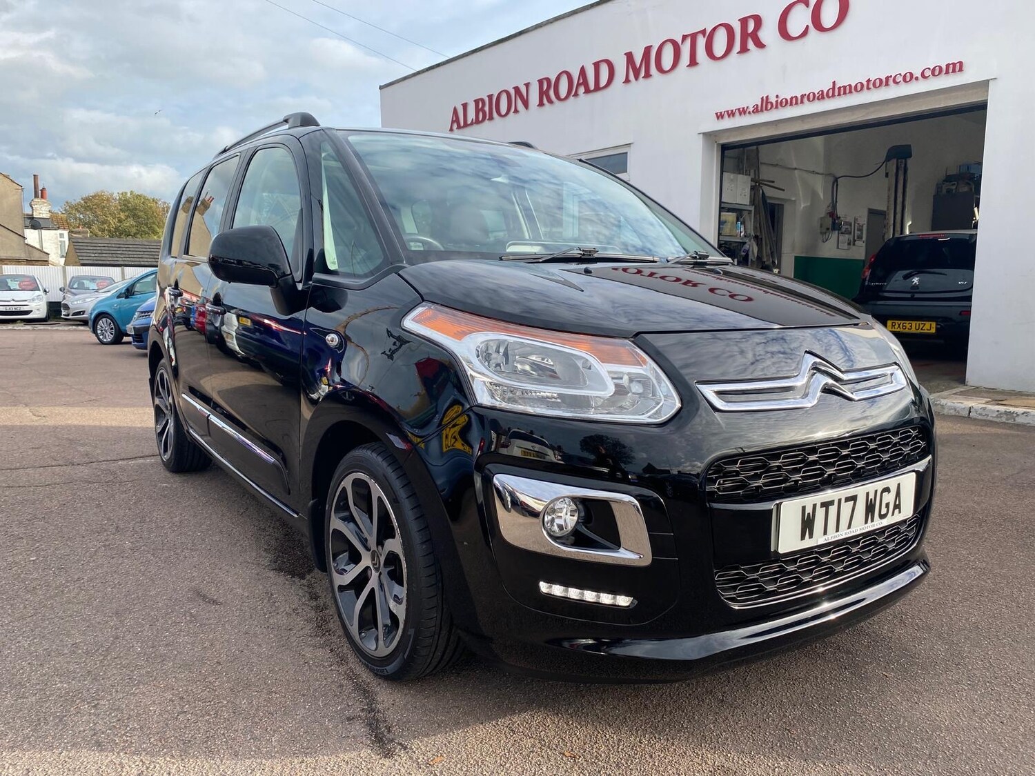 Used Citroen C3 Picasso 2017 for sale - 76397252: Photo 5