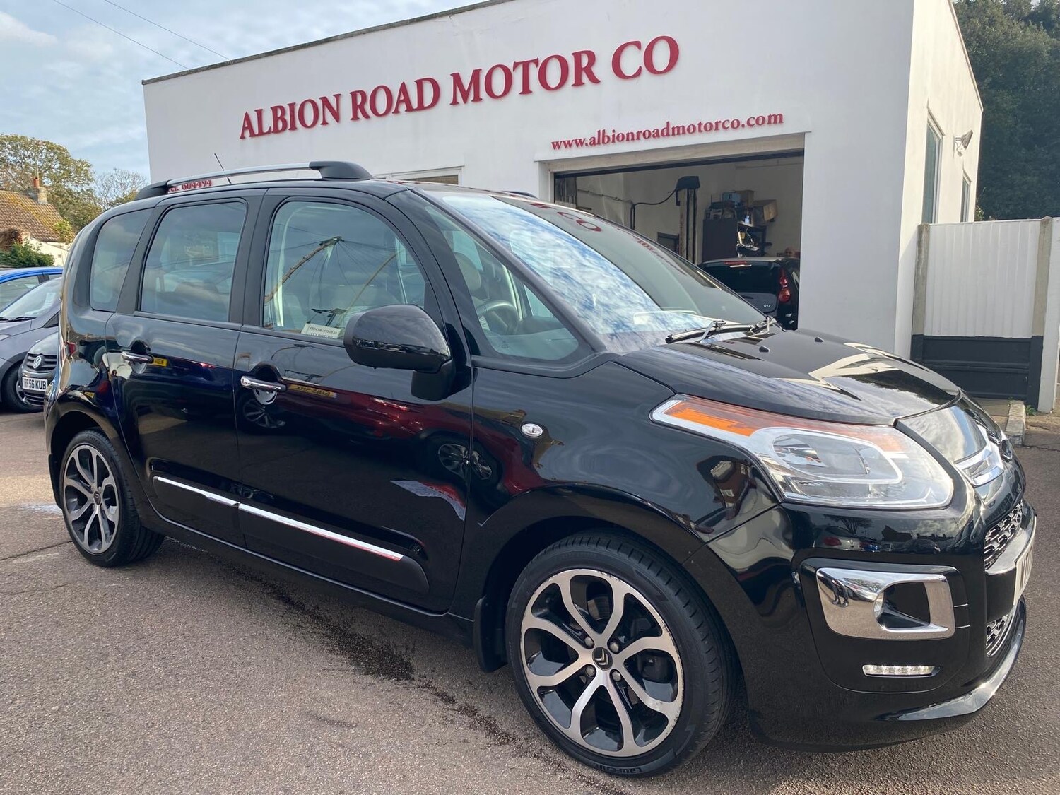 Used Citroen C3 Picasso 2017 for sale - 76397252: Photo 6