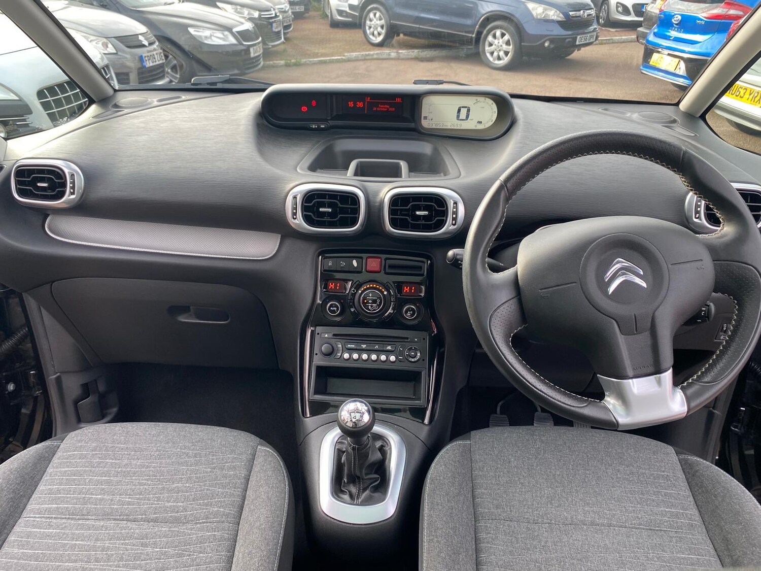 Used Citroen C3 Picasso 2017 for sale - 76397252: Photo 8