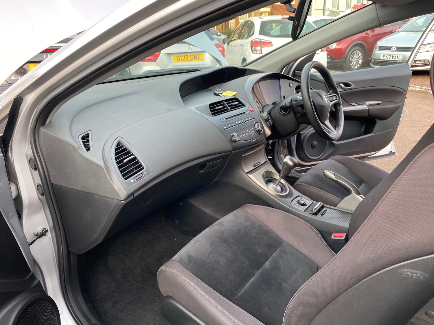 Used Honda Civic 2011 for sale - 76533648: Photo 8