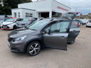 Used Peugeot 2008 2017 for sale - 79564471: Photo