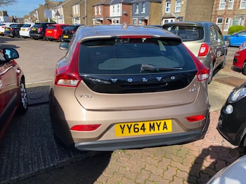 Used Volvo V40 2014 for sale - 77721490: Photo