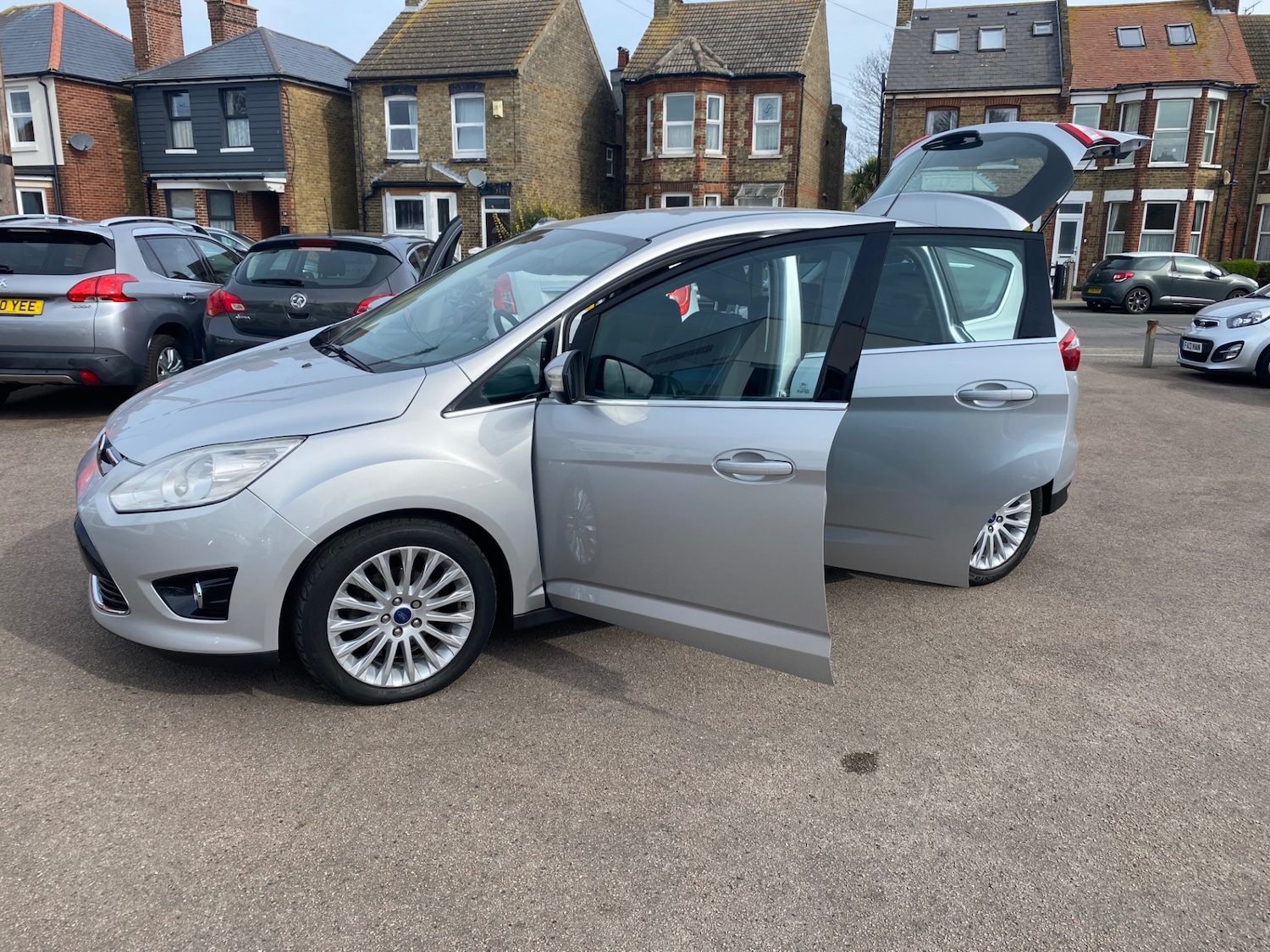 Used Ford C-Max 2015 for sale - 78084679: Photo 2