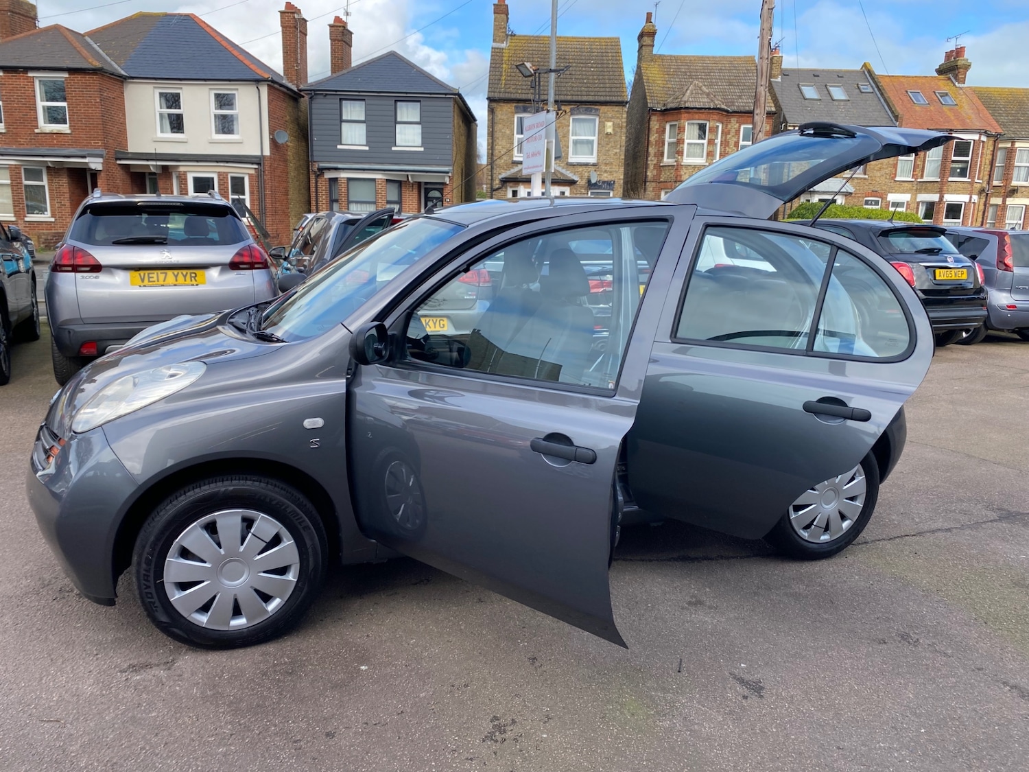 Used Nissan Micra 2004 for sale - 77708410: Photo 3