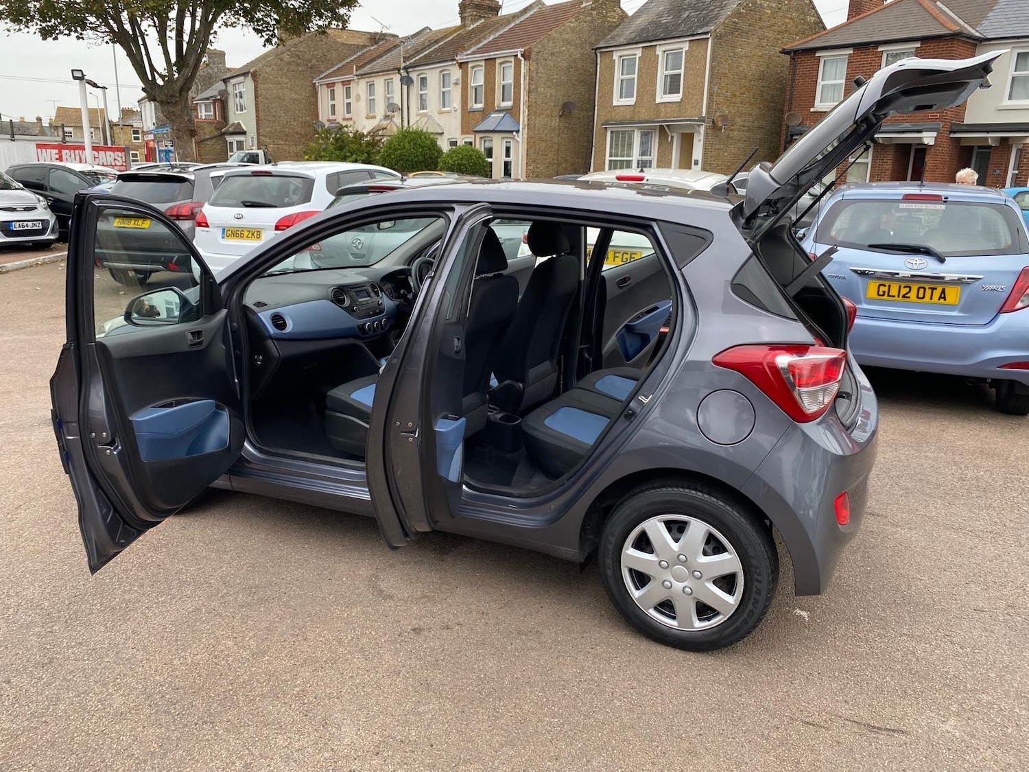 Used Hyundai i10 2014 for sale - 76250732: Photo 15