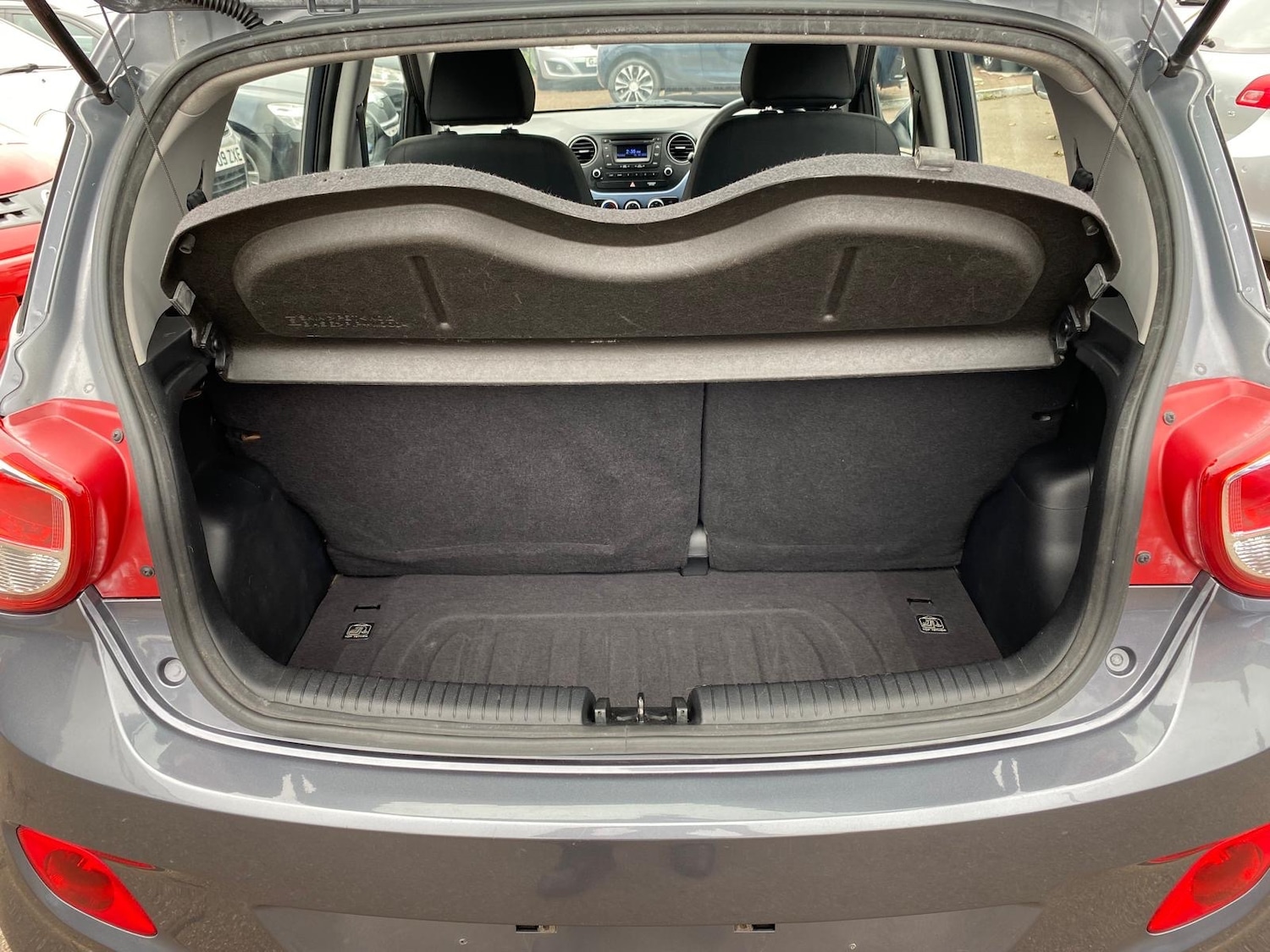 Used Hyundai i10 2014 for sale - 76250732: Photo 18