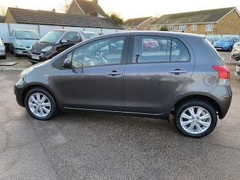 Used Toyota Yaris 2010 for sale - 77173481: Photo