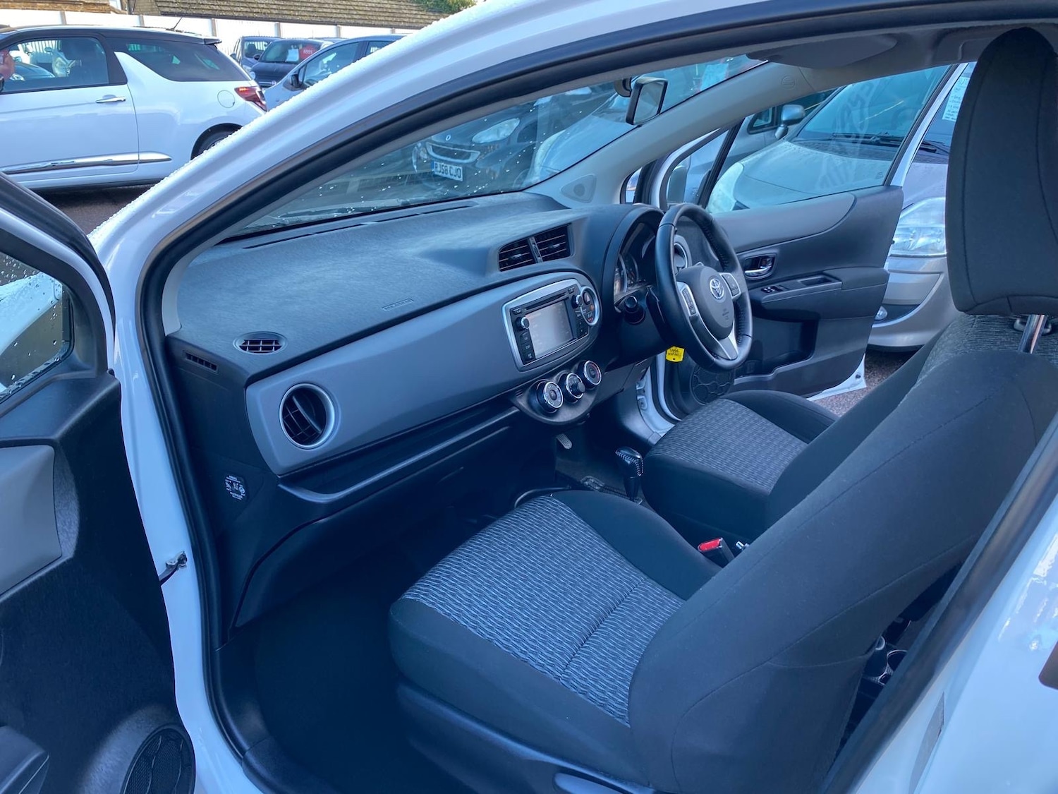 Used Toyota Yaris 2013 for sale - 77065413: Photo 11