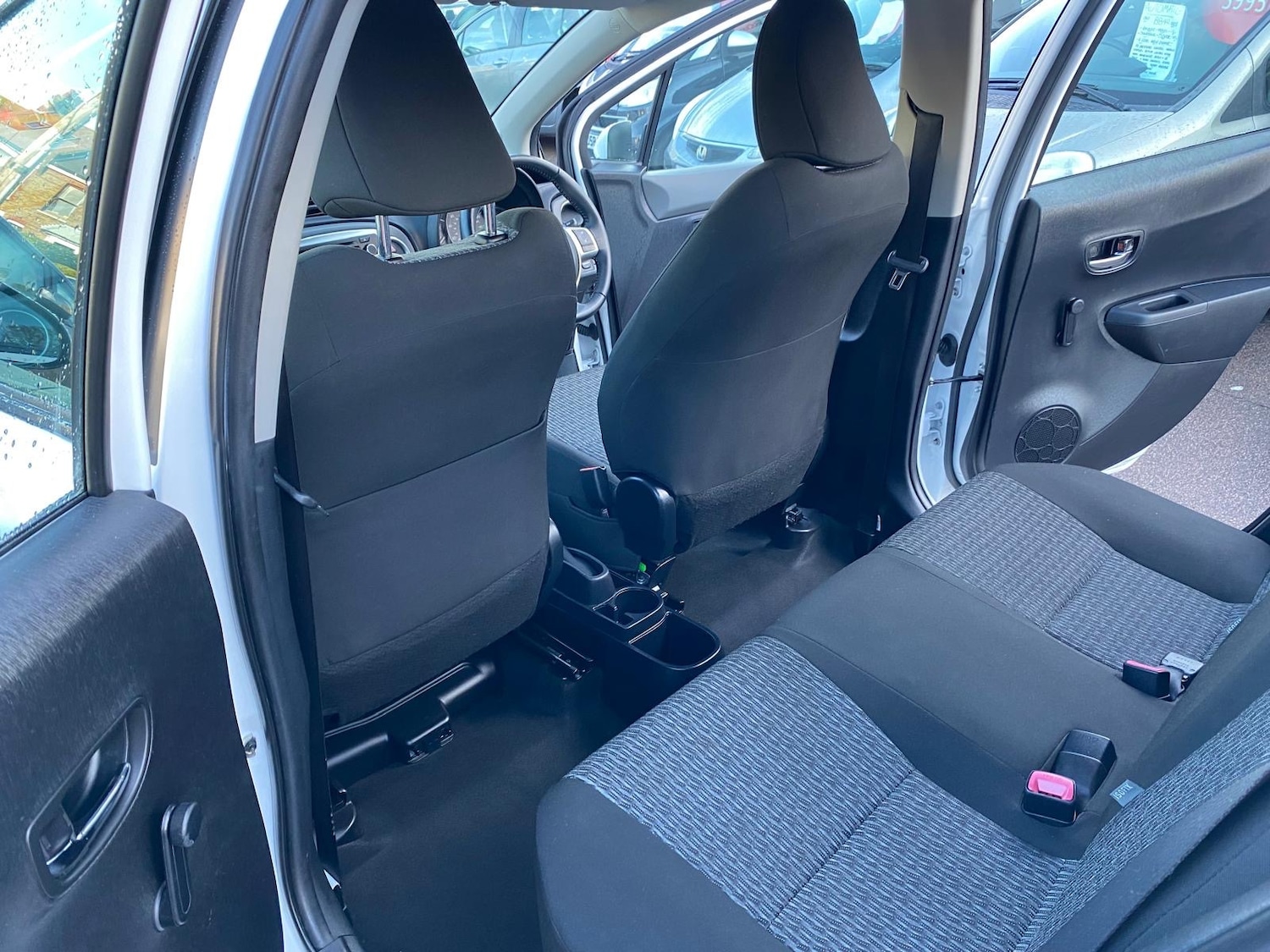 Used Toyota Yaris 2013 for sale - 77065413: Photo 12