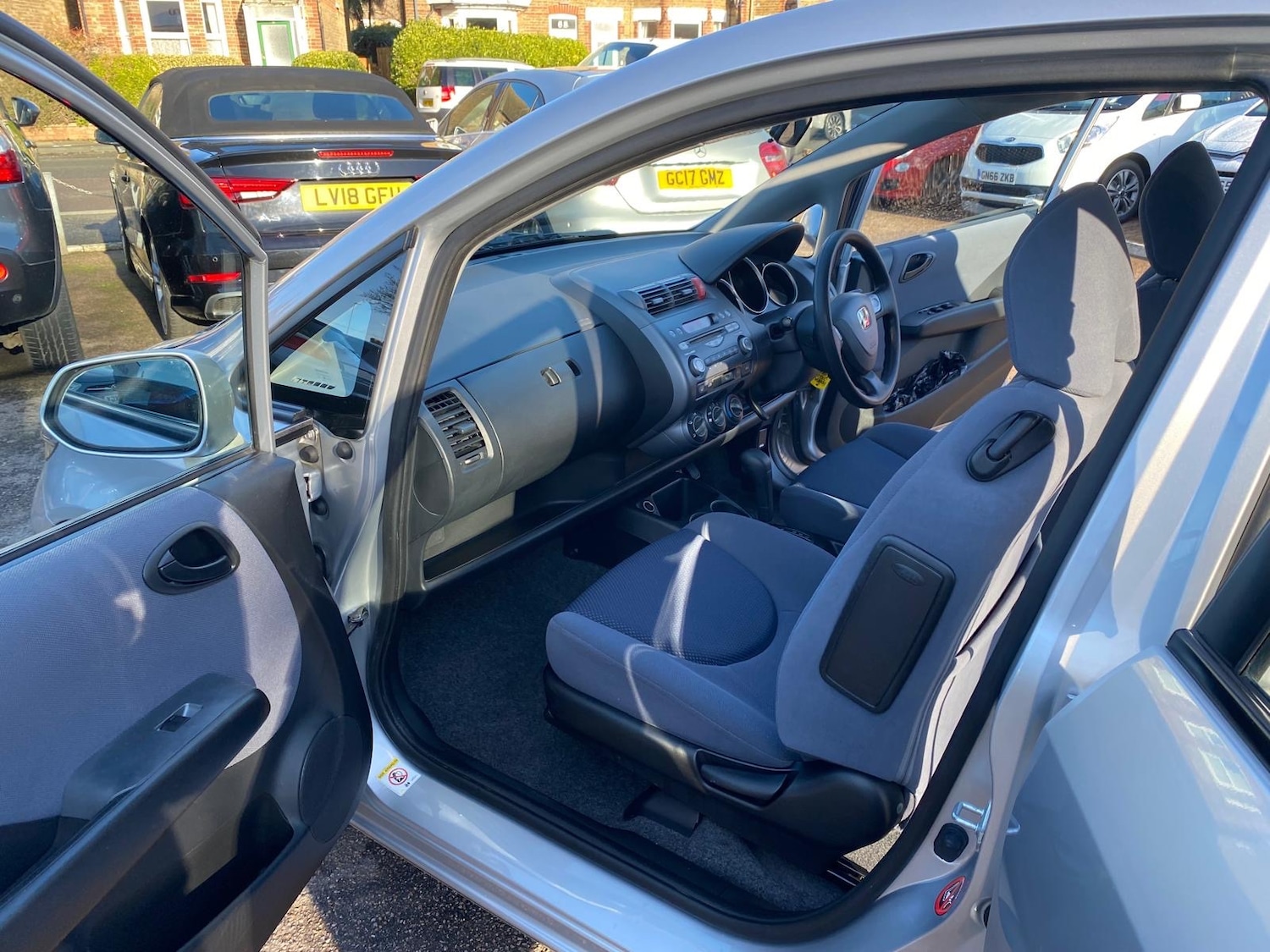 Used Honda Jazz 2002 for sale - 77065511: Photo 18