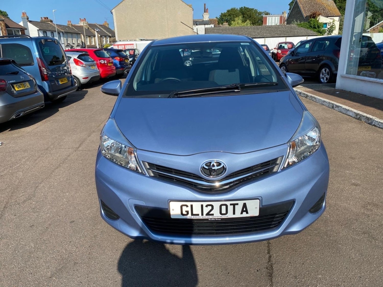 Used Toyota Yaris 2012 for sale - 76618843: Photo 2