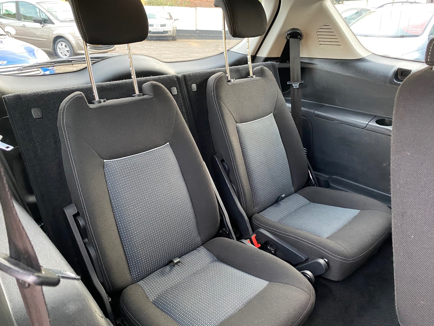 Used Ford S-Max 2012 for sale - 76533639: Photo 12