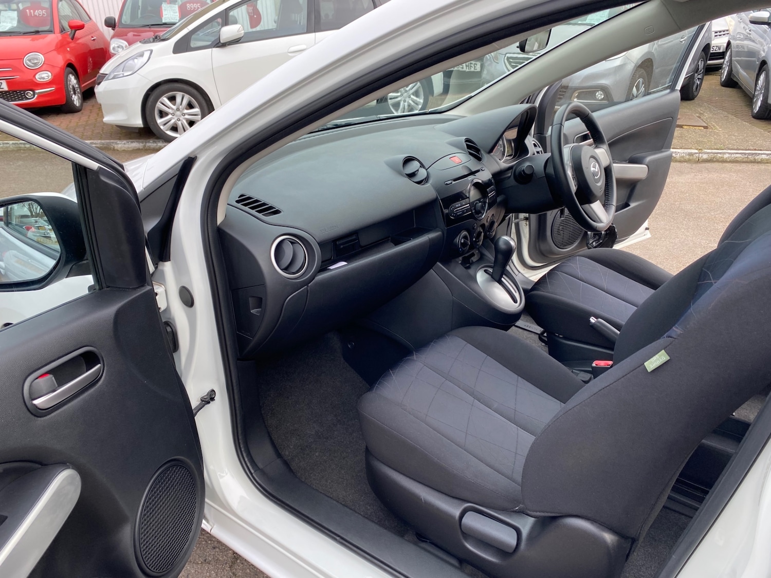 Used Mazda Mazda2 2011 for sale - 77797845: Photo 13